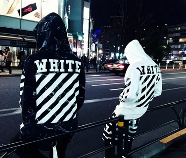 felpa off white